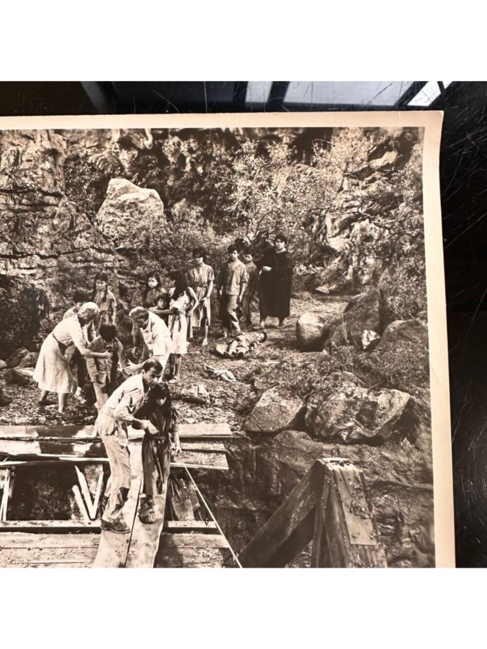The Devil At 4 OClock 1961 Vintage Movie Still Photo Ravine Scene 10"x8" Black & - Picture 7 of 13